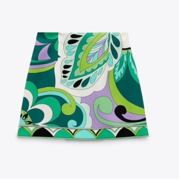 Zara Green Printed Mini Skirt – Size Small (Brand New, No Tag) - Picture 2 of 12